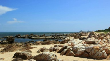  Bình Thuận: Nơi lưu giữ kỷ lục bãi đá nhiều màu nhất Việt Nam