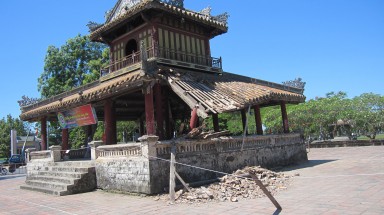   Huế: Di tích Phu Văn Lâu bị sập