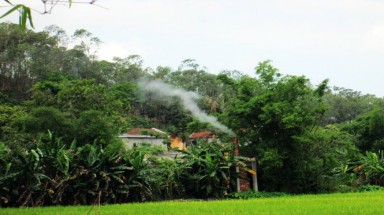   Thanh Hoá: Cơ sở tái chế dầu thải nồng nặc khói dầu khu dân cư 