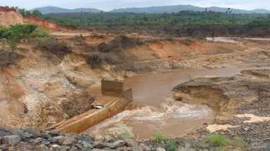  Toàn cảnh vỡ đập thủy điện ở Gia Lai khiến dân phải sơ tán