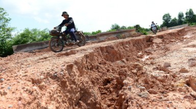 Bờ sông Sài Gòn, Đồng Nai bị tan nát bởi cát tặc