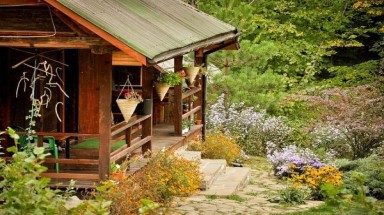  Hòa cùng thiên nhiên với ngôi nhà gỗ ở Piatra Neamt, Rumani