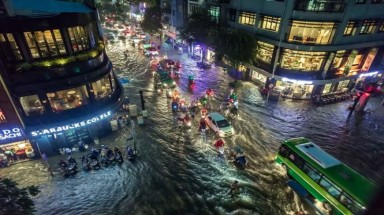  Cộng đồng facebook tung nhiều ảnh độc về mưa ngập Sài Gòn