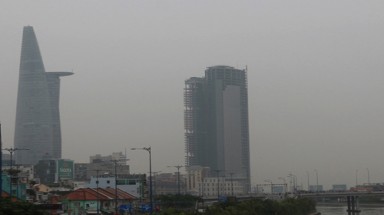   Sài Gòn chìm trong "sương mù" do ô nhiễm