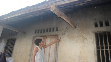  Thanh Hóa: Đóng cửa mỏ đá làm nứt nhà dân