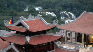 Độc đáo: Ngôi chùa tuyệt đẹp cạnh thác Bản Giốc