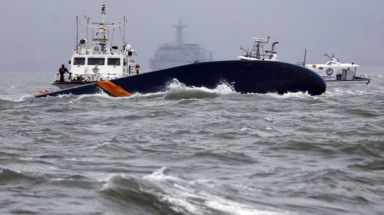   Thuyền đắm khi không khí lạnh tràn về, 6 người thiệt mạng