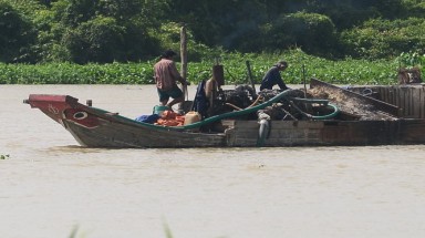  Sông Sài Gòn “chảy máu”: Cát tặc” lộng hành
